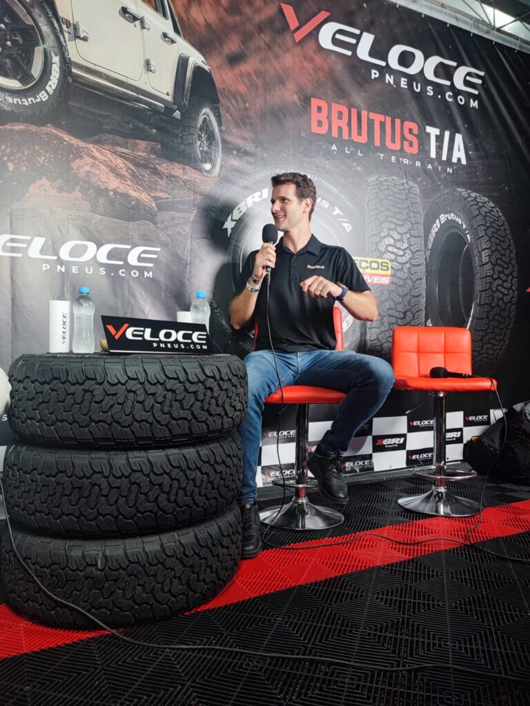 leonardo Fontolan no Stand da veloce Pneus