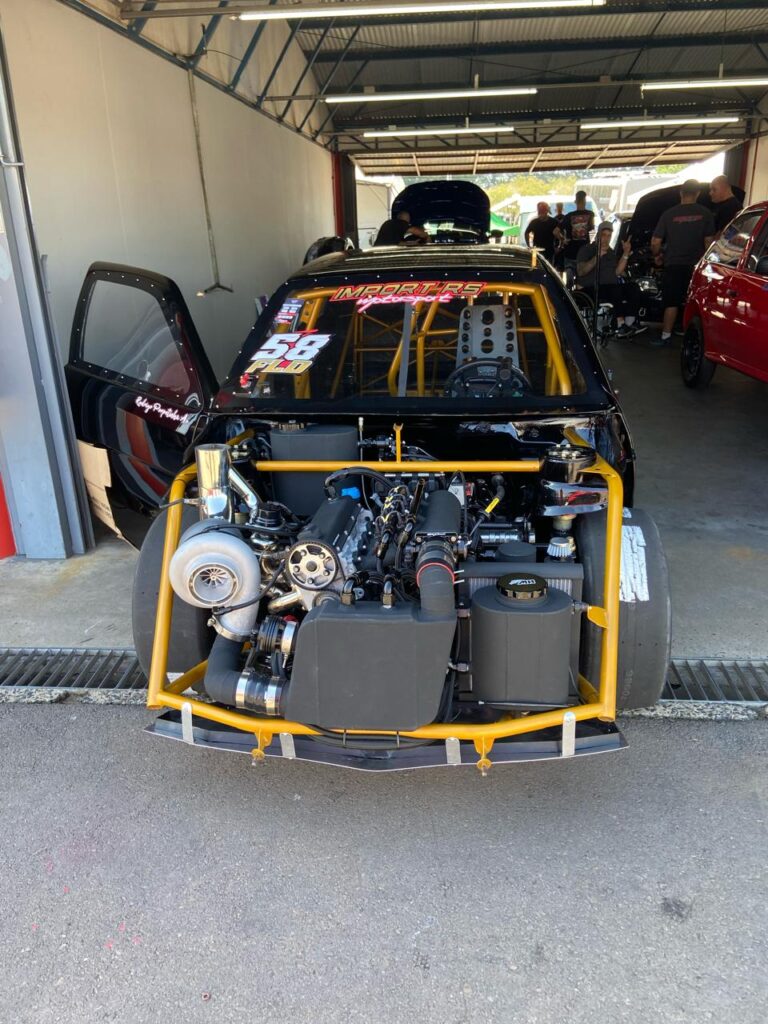 Veiculo  no Autodromo fueltech velopark